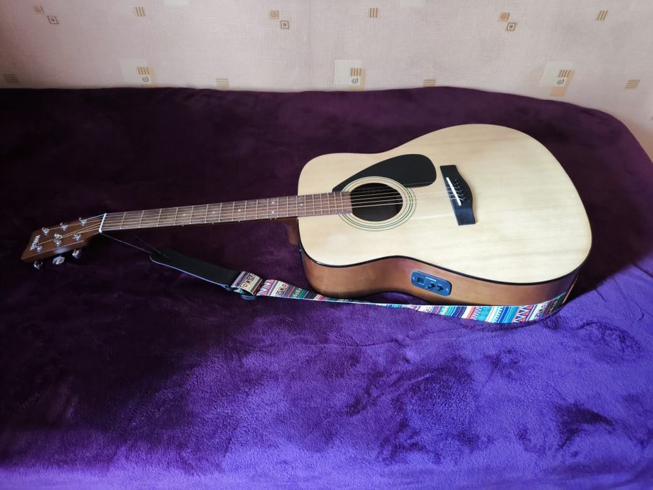 Электроакустическая гитара