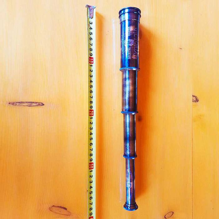 Далекоглед бронзов с античен дизайн в дървена кутия