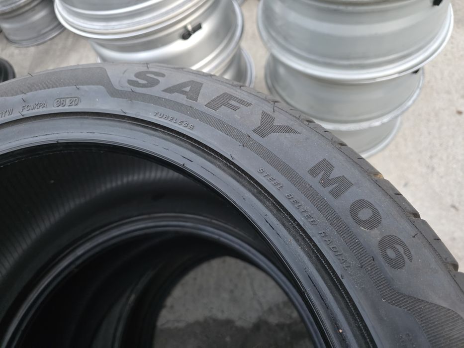 2бр Летни гуми 275 40 20 - Minnell