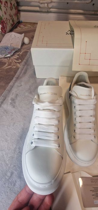 Sneakers Alexander Mcqueen albi,calitate premium, marimea 36