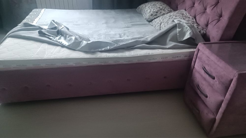 Продам Кровать двуспальная