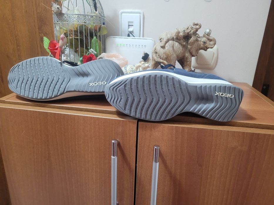 Голям номер дамски кецове