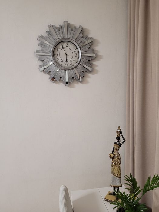 Настенные стильные часы