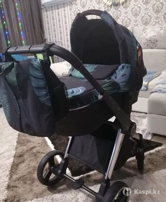 Детская коляска с 2мя блоками