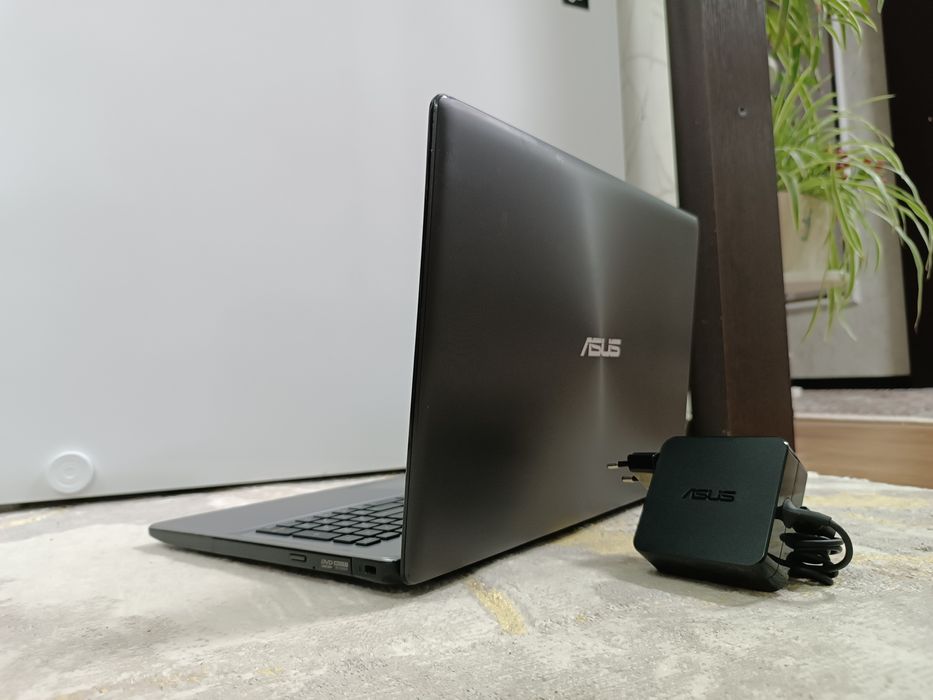 НОУТБУК Asus + Коробка / Windows 10.