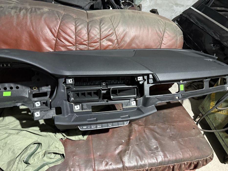 Dezmembrez audi a4 2019