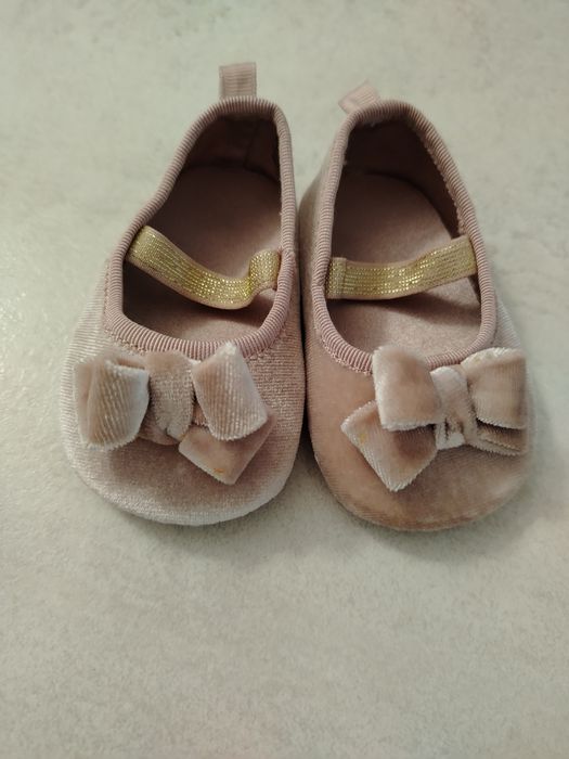 Бебешка рокля 9-12м + обувки