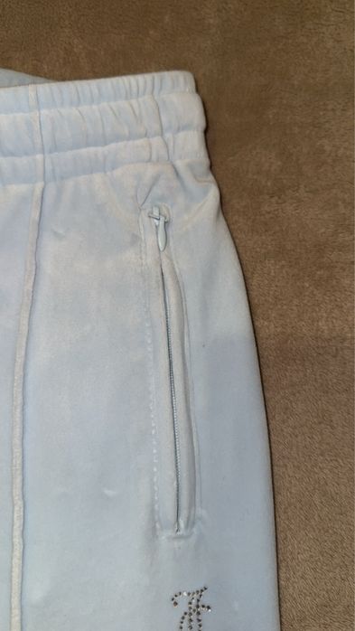 pantaloni Juicy Couture XS purtati de cateva ori 400 lei negociabil