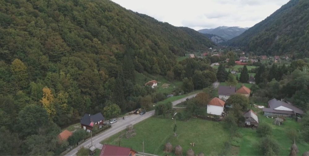 Vând /Schimb Cabană la munte- Baraj Leșu