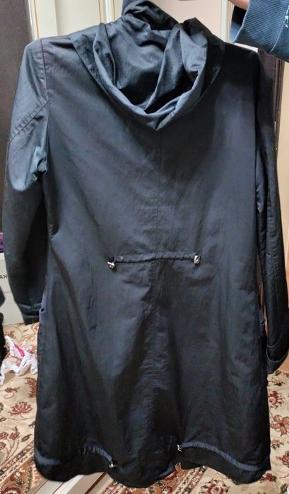 Продам женский плащь и куртку.