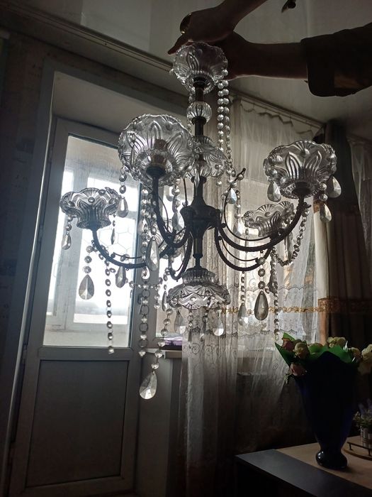 Люстра хрусталь в рабочем состояни