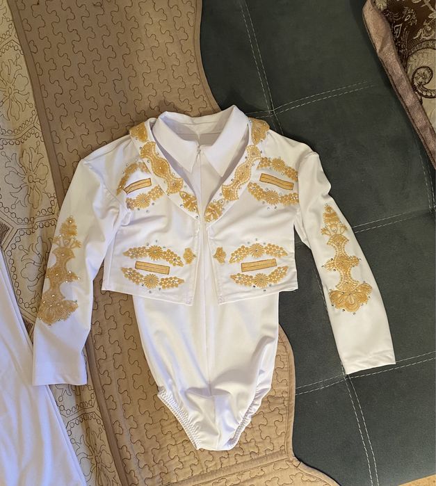 Продам детский костюм фигуриста