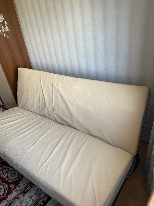 Диван в гостинную или спальню