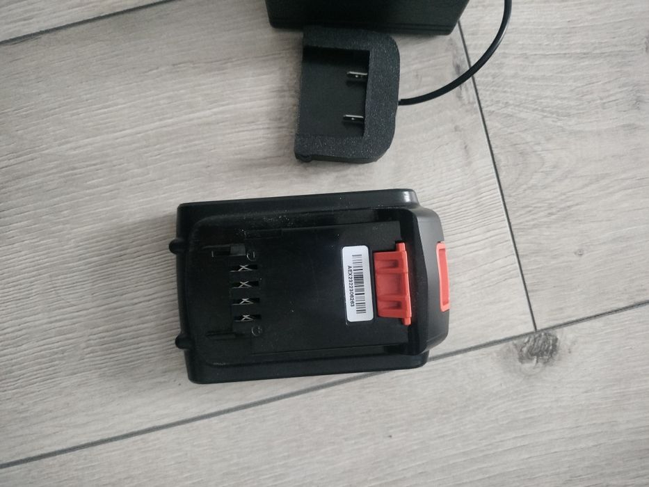 Încărcător și acumulator pentru black&decker