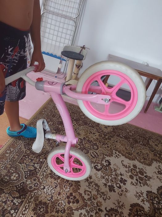 Bicicleta fără pedale 2-4 ani fete