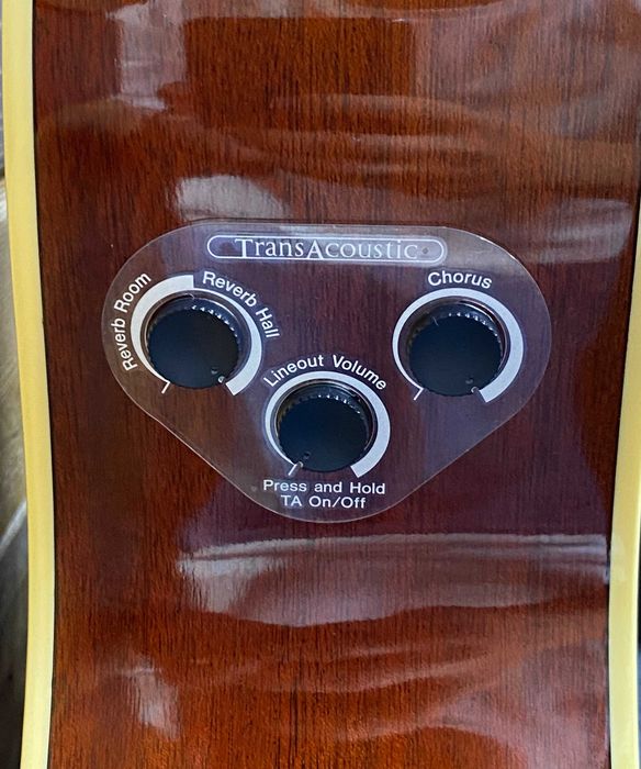 "ВОЛШЕБНАЯ" гитара YAMAHA FG TA трансакустика