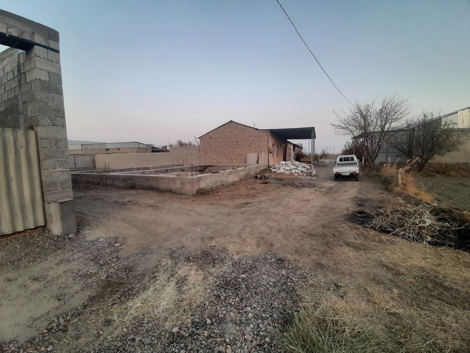 Hovli sotiladi chorbakrda