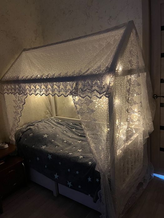 Срочно! Продам кровать домик!