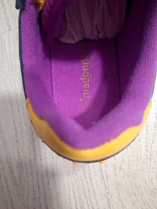 Încălțăminte casual mărimea 38.