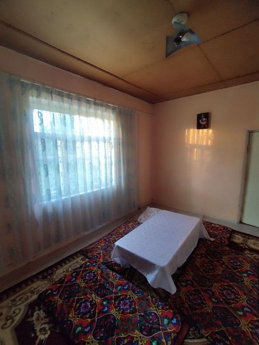 Продаётся Дом в центре Янгибазара.