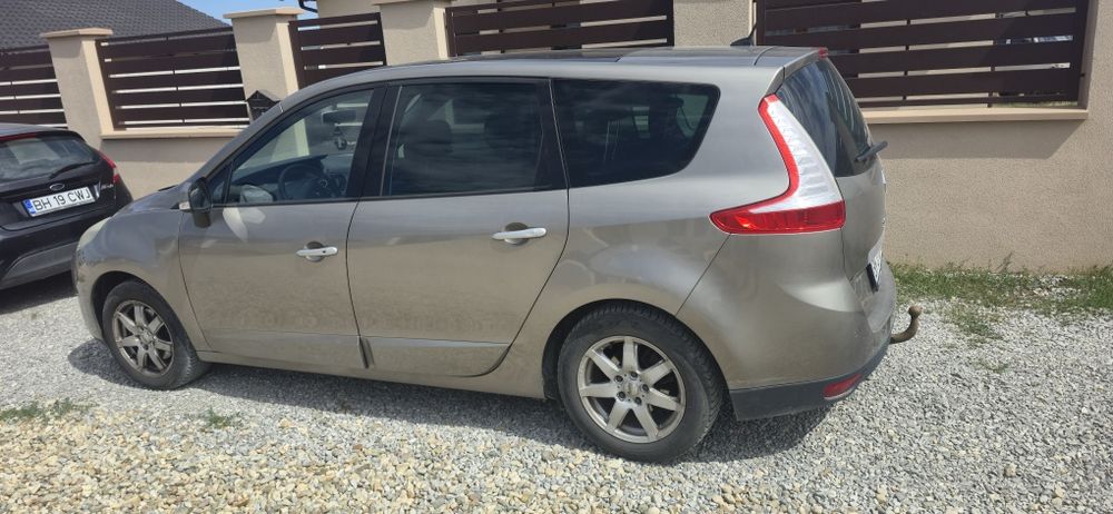 RENAULT Grand Scenic 2011 — imagine 3