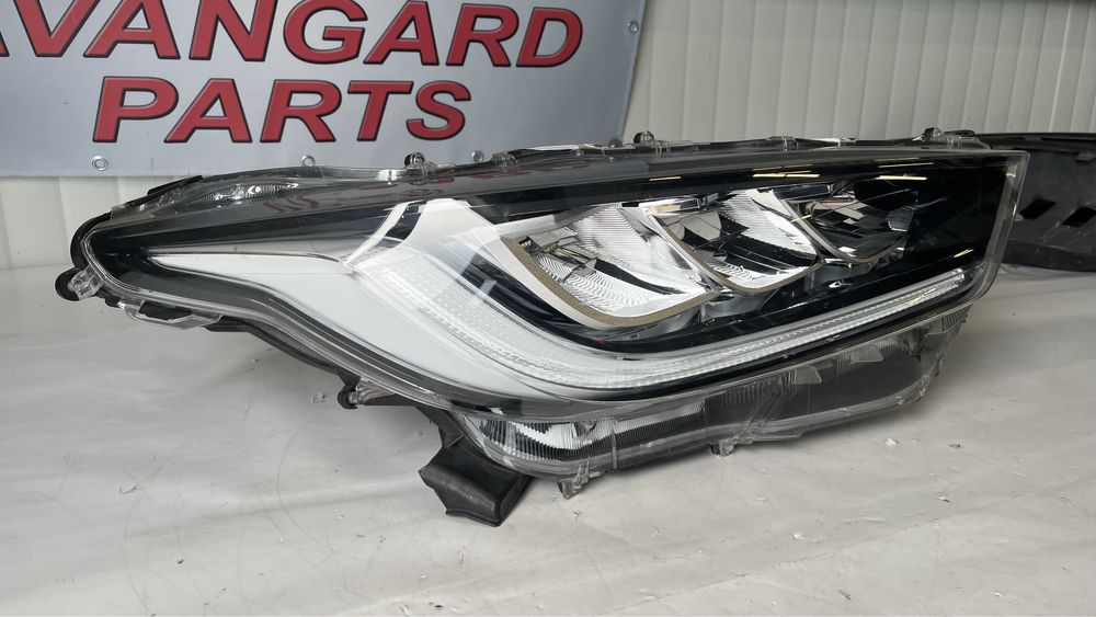 Ляв и десен фар Toyota Yaris 2020- Full led