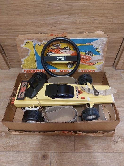 Стара радиоуправляема количка СССР, 1990 / Гоночный автомобиль "Спорт"