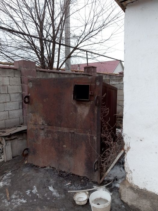 Железная ёмкость из под масла