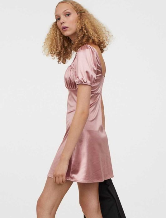 Рокля пепел от рози