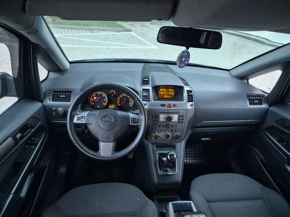 Proprietar Opel Zafira 7 locuri