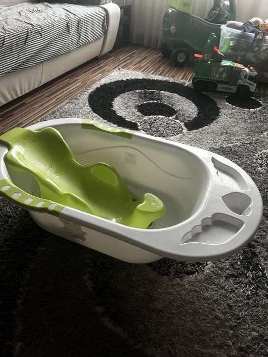 Văniță și suport, Masină Tikes Cozy Coupe, varianta Dinozaur verde, scoică și multe animale de pluș