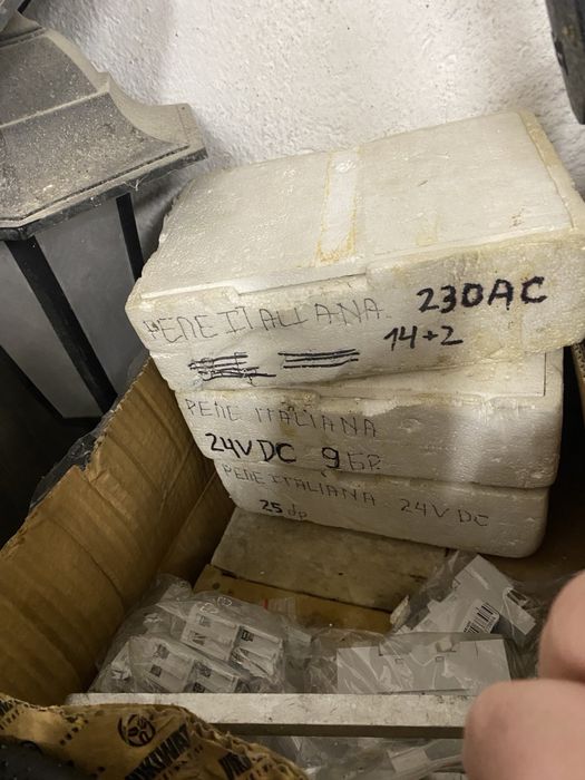 Електромагнитно реле 3 NO 3NC