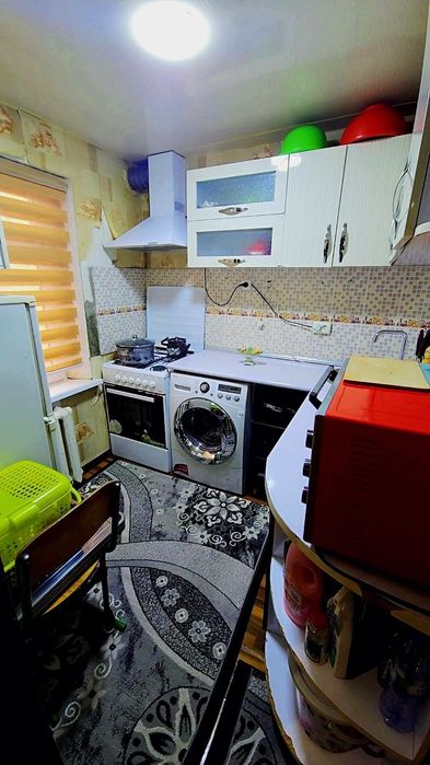 Чиланзар 4 квартал 3/4/4. Балкон 2*4. Мебель и Техника