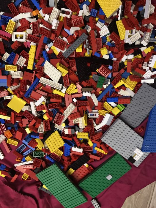 3,3 килограма lego части/тухлички