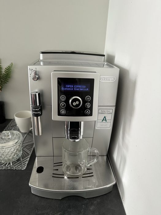 DeLonghi. Magnifica