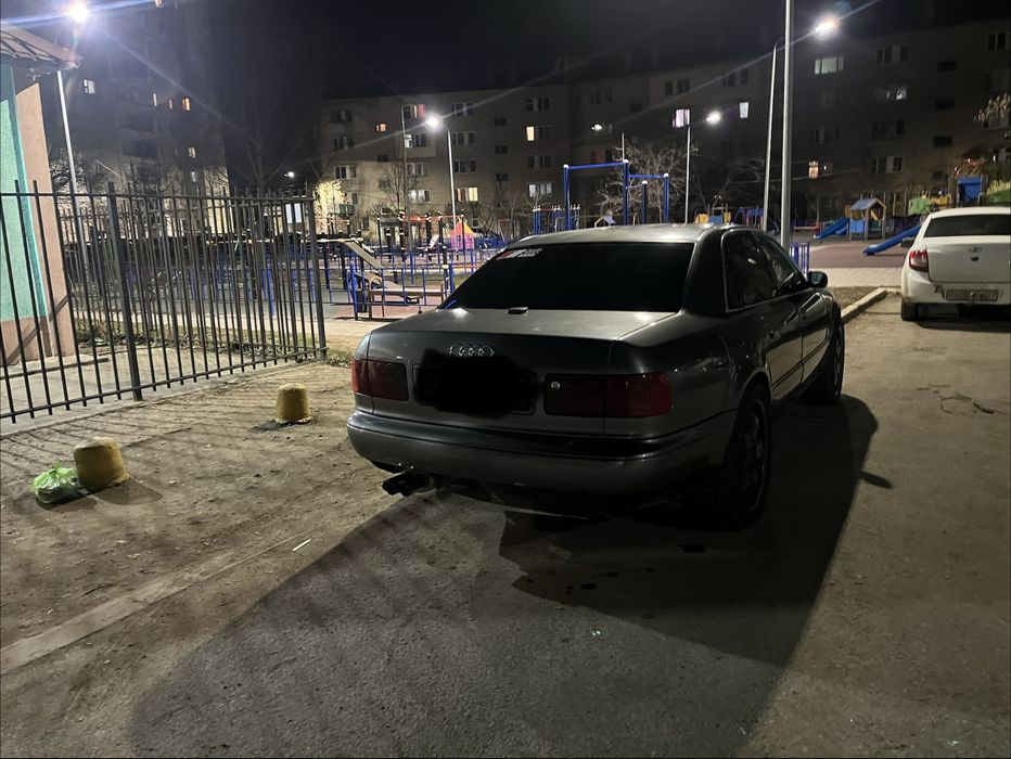 Продам ауди а8 д2