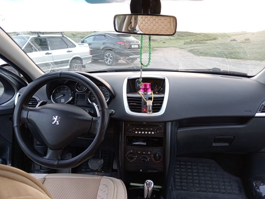 Продам пежо 207.