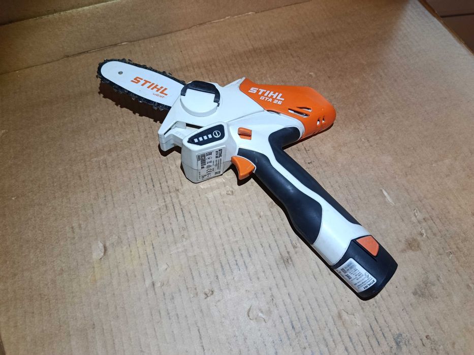 Mini Drujba fierastrau craci pomi STIHL GTA 26  la 10 cm cu acumulator