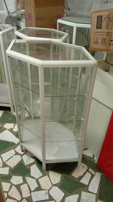 витрины, полки, шкаф