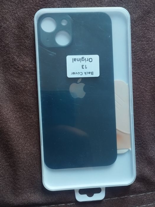 iPhone 13 заднее стекло