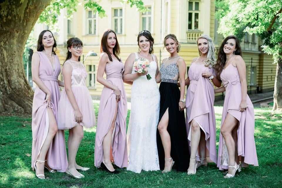 Официална рокля с кристали и цепка встрани, размер S (/XS)