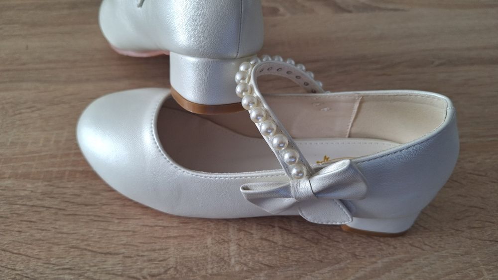 Официални обувки/ бели обувки