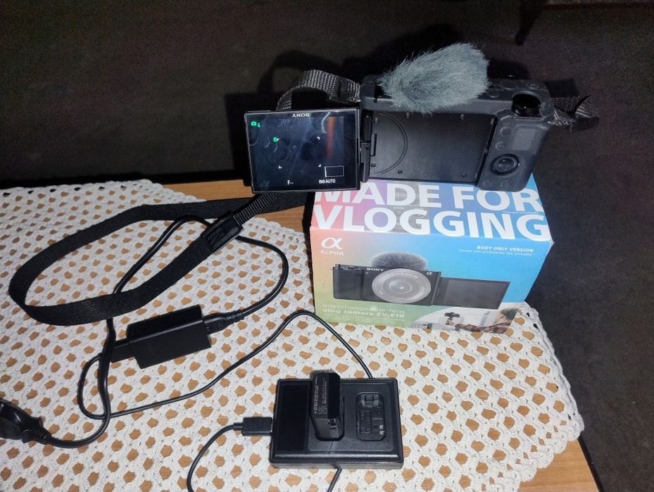 Sony Zv-E10 cu sau fara obiectiv