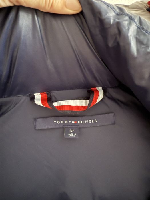 Продам пуховик Tommy Hilfiger оригинал