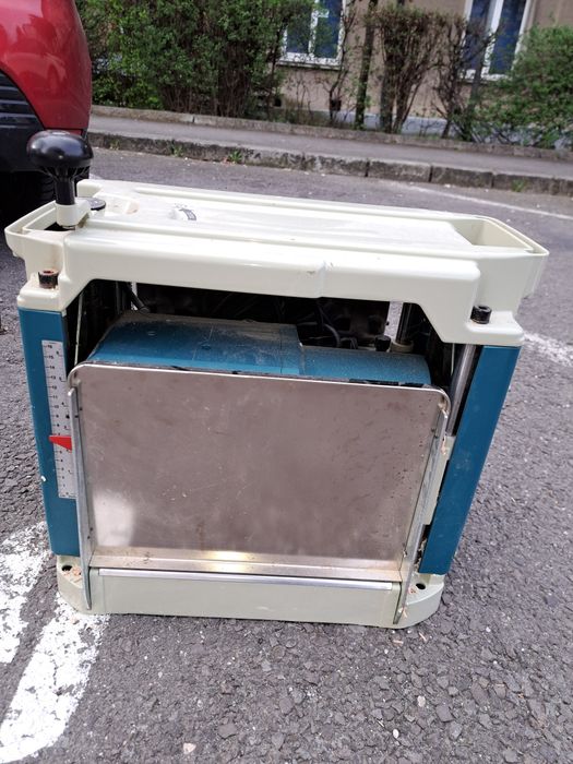 Rindea electrică / Degrosat Makita 2012NB – 1650W + Set cuțite noi