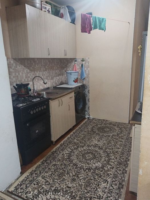 Чирчик 2Чирчиқ 2-микрорайон 2/4/4
2 хона квартира 
Ремонти яхши холатд