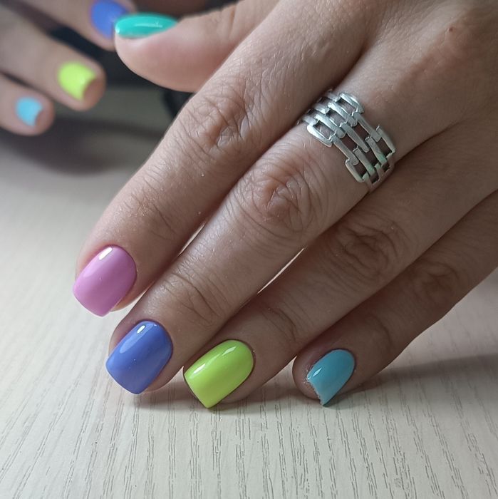 Маникюр, педикюр,наращивание