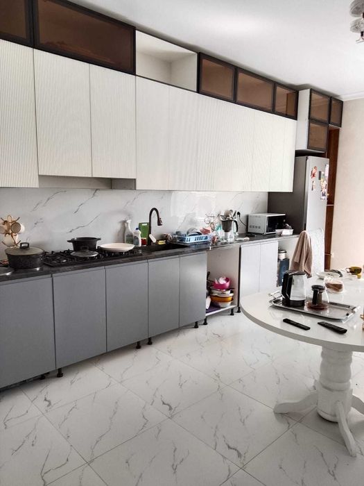 Продам 4-х комнатный большой дом в микрн. Коктал