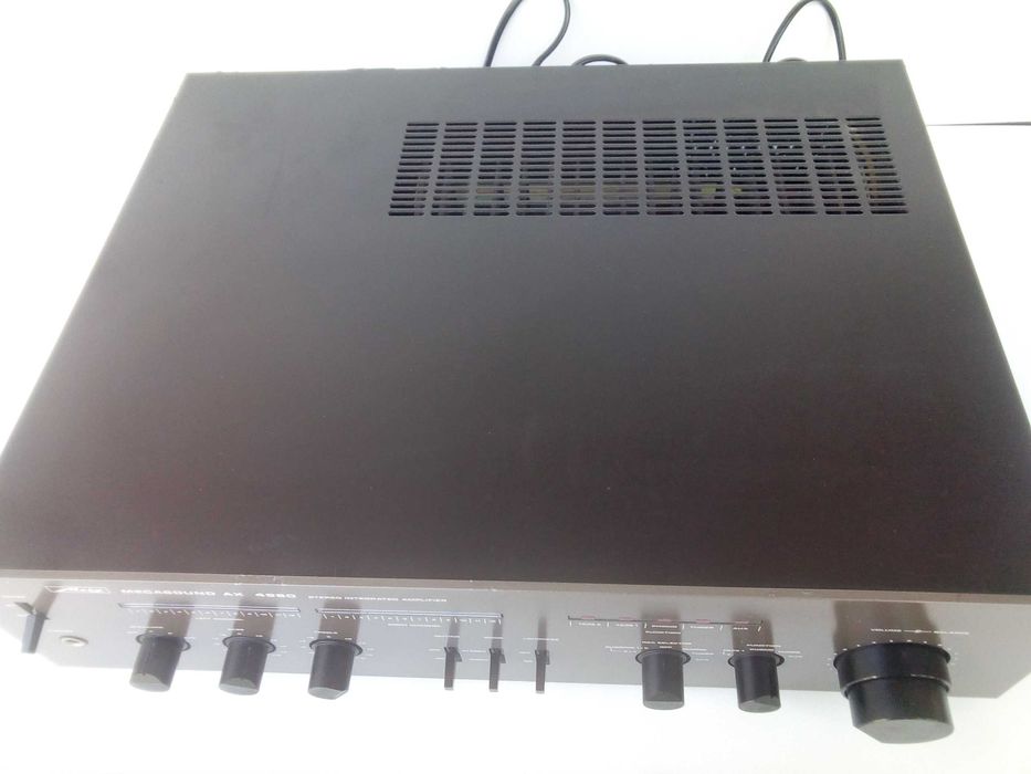 Продавам Усилвател Metz