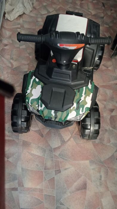 Продам детскую машинку